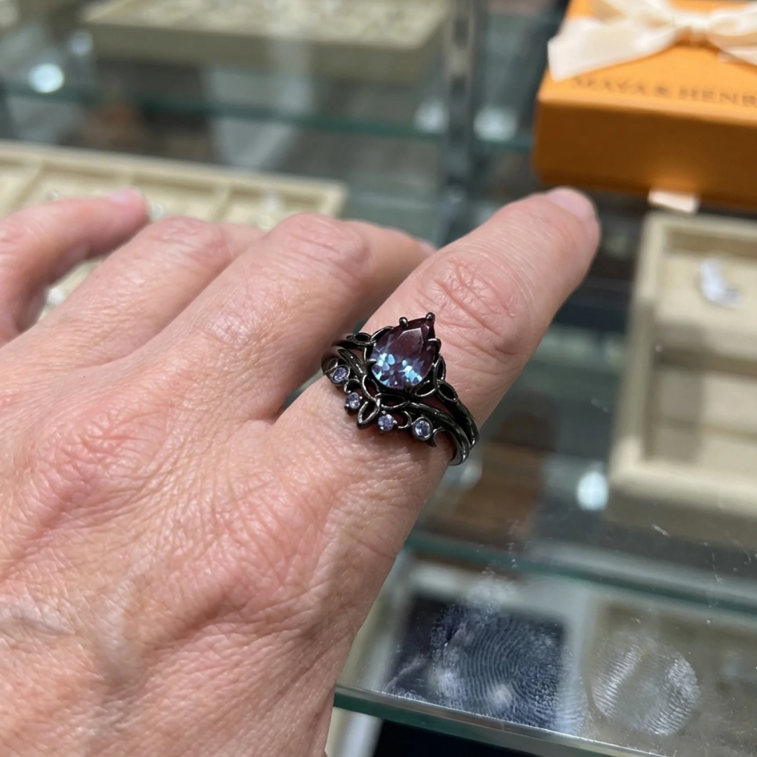 Anillo de Amatista | Oro Blanco