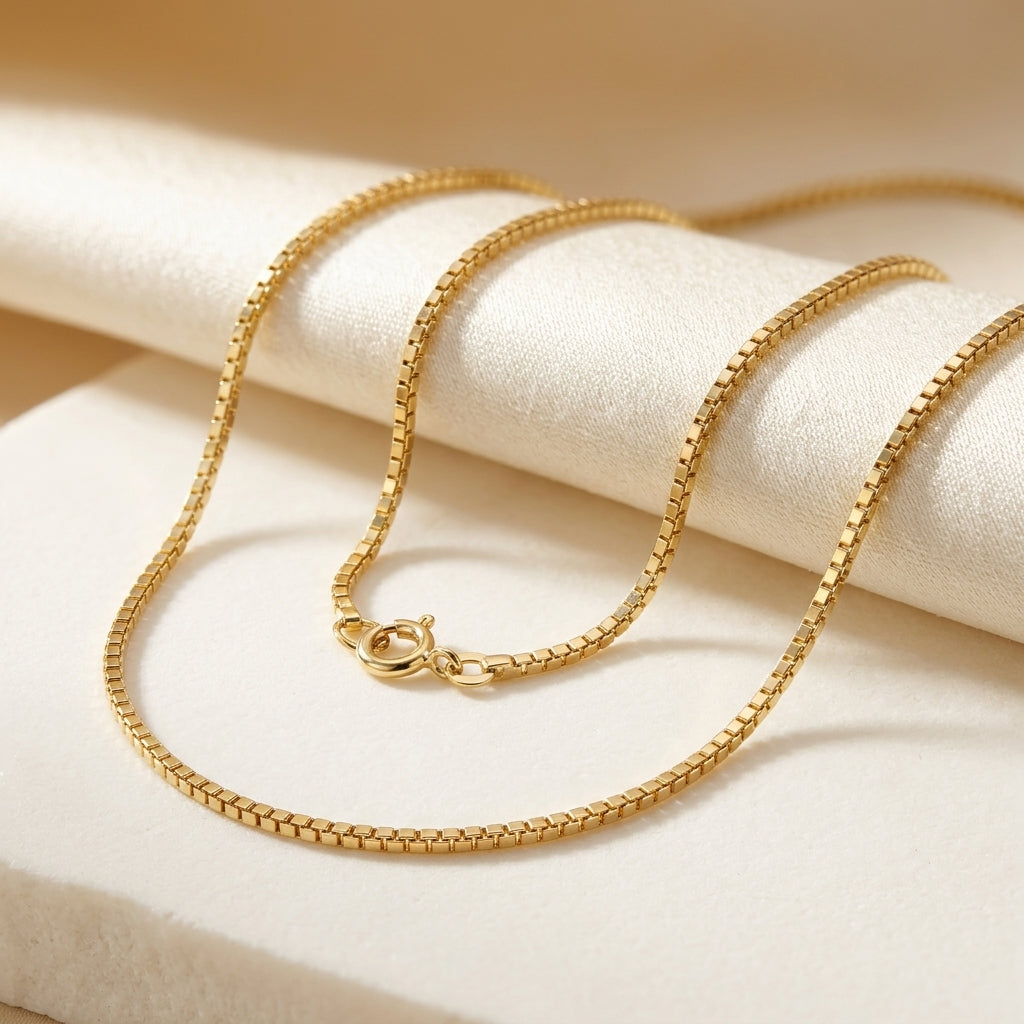 Collar Bodega Box | Oro Blanco