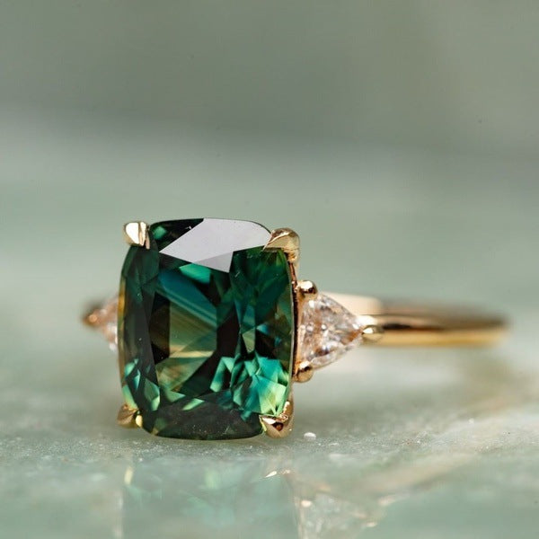 Anillo de gema verde inspirado en lo vintage | Oro