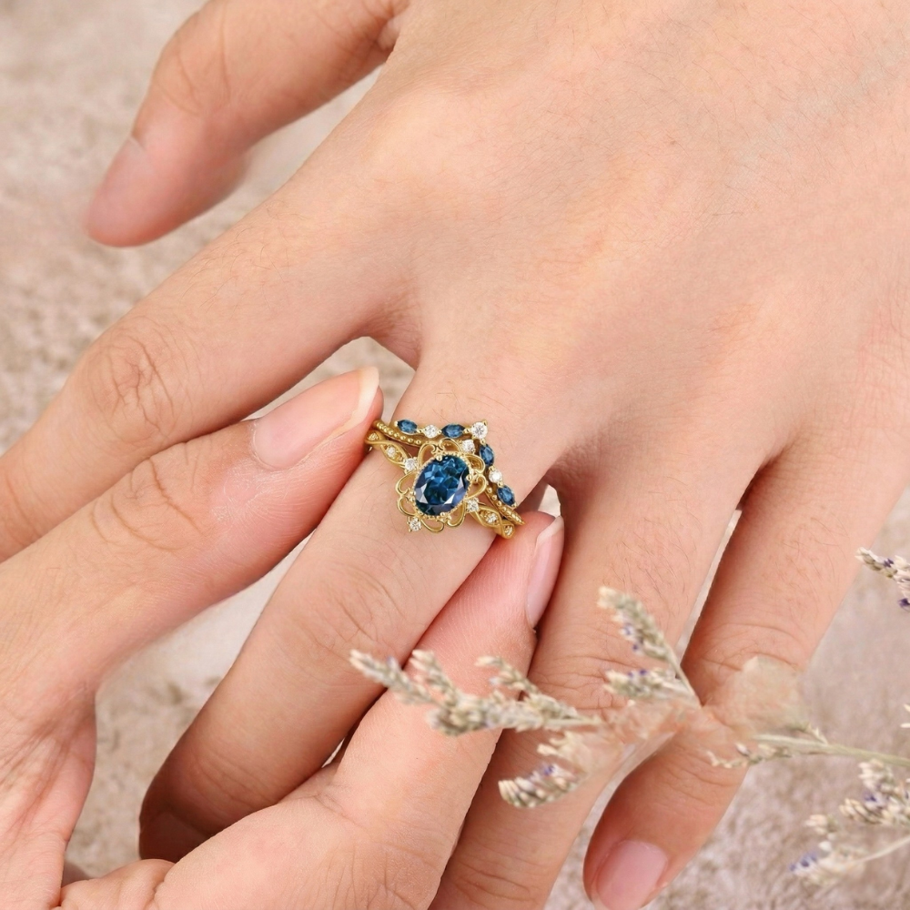 Anillo de Corona de Zafiro Azelia | Oro