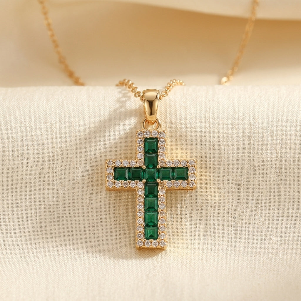 Collar con Colgante de Cruz de Esmeralda Solene | Guld