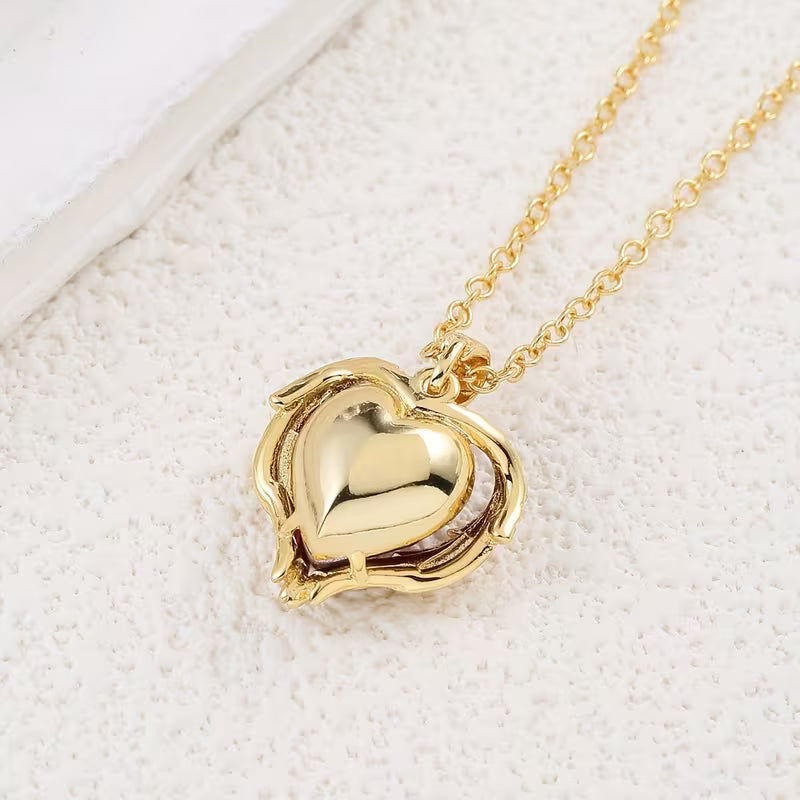 Collar de Corazón Rubí Engel Omfavnelse | Oro
