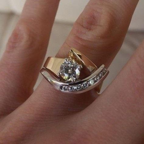 Anillo Antik Irregular de Oro y Plata con Circonia | Oro Mezclado