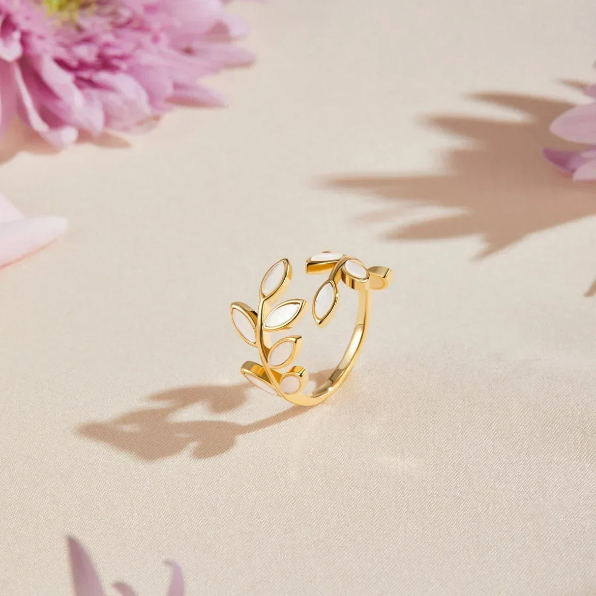 Anillo Abierto de Hoja Delicada Neraya | Guld